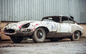 This Jaguar E-Type is expected to reach AU$65,000 (£40,000)