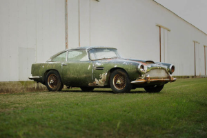 Rusty remains of an Aston Martin DB4 expected to reach AU$593,000 ( £350,000)
