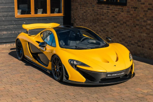 The first McLaren P1 that was ever sold to a customer, is now up for sale.