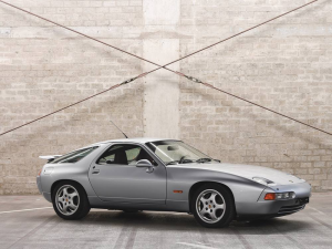 $218,000 for a Porsche 928 GTS (US$155,900)